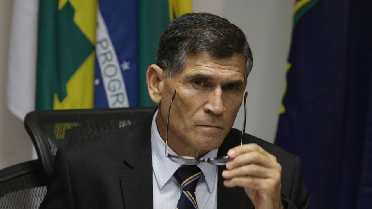 Presidente Bolsonaro Demite Ministro Carlos Santos Cruz