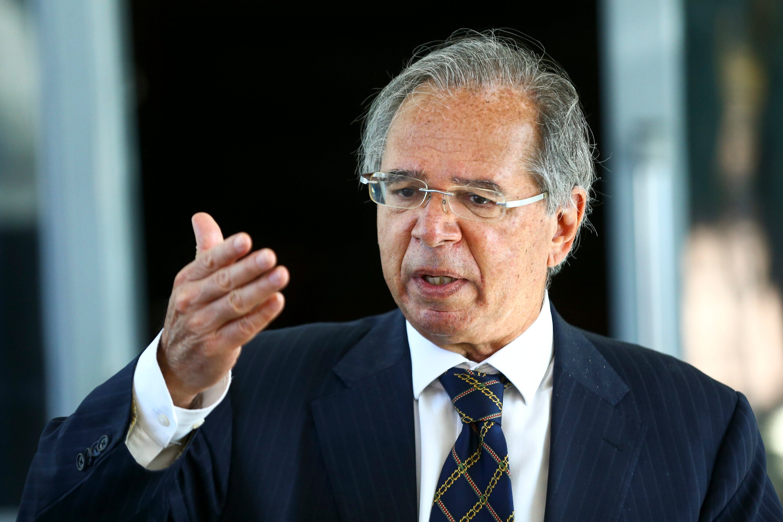 Paulo Guedes acredita que teto de gastos foi mal construído