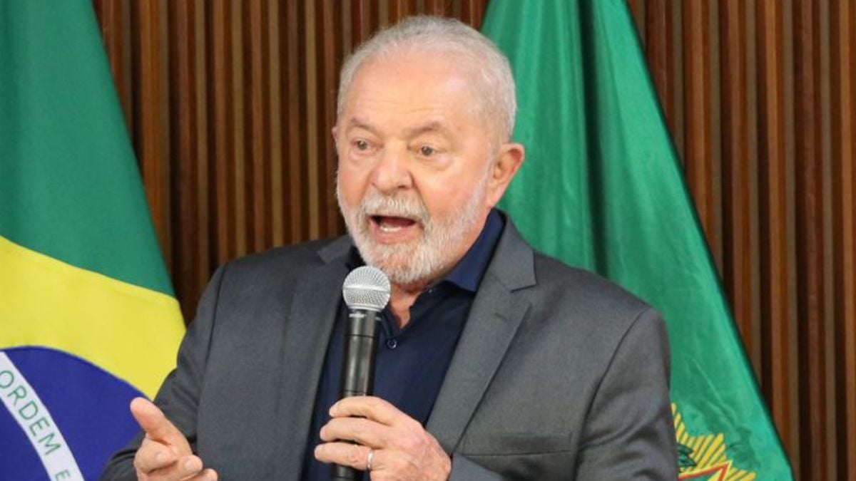 Lula fala em recomeçar obras paradas