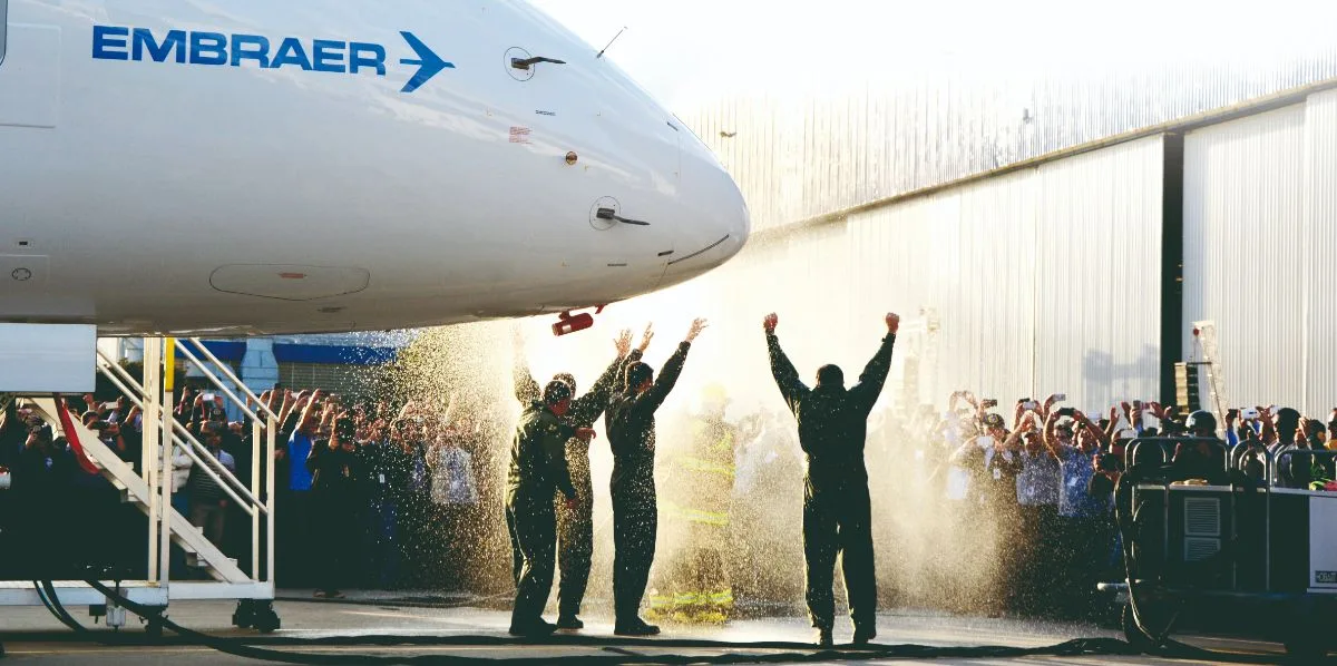 Embraer (EMBJ3) bate recorde com US$ 35,7 bi em pedidos e alta de 29% prevista pela XP