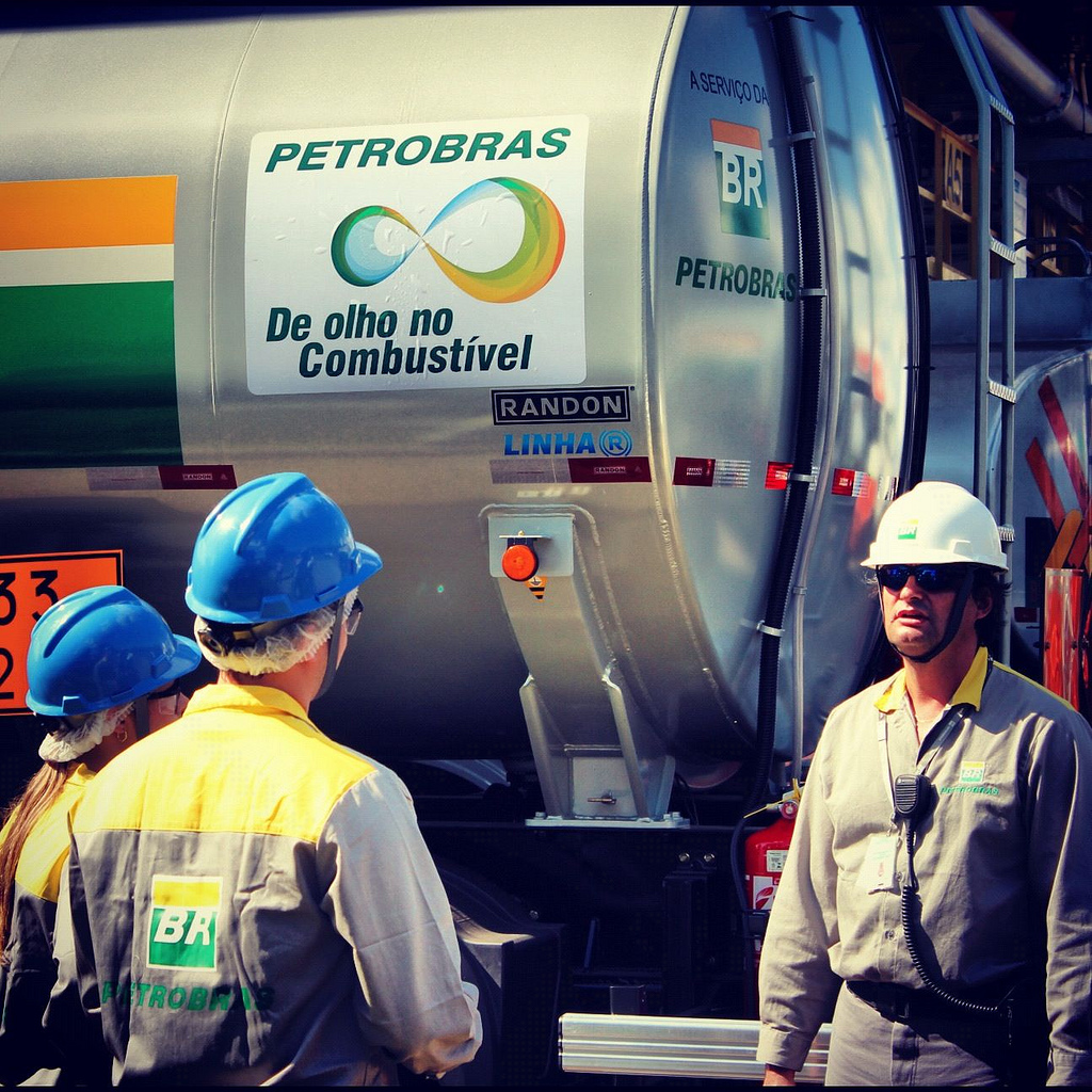Petrobras afirma que reajuste médio do diesel será de 13%