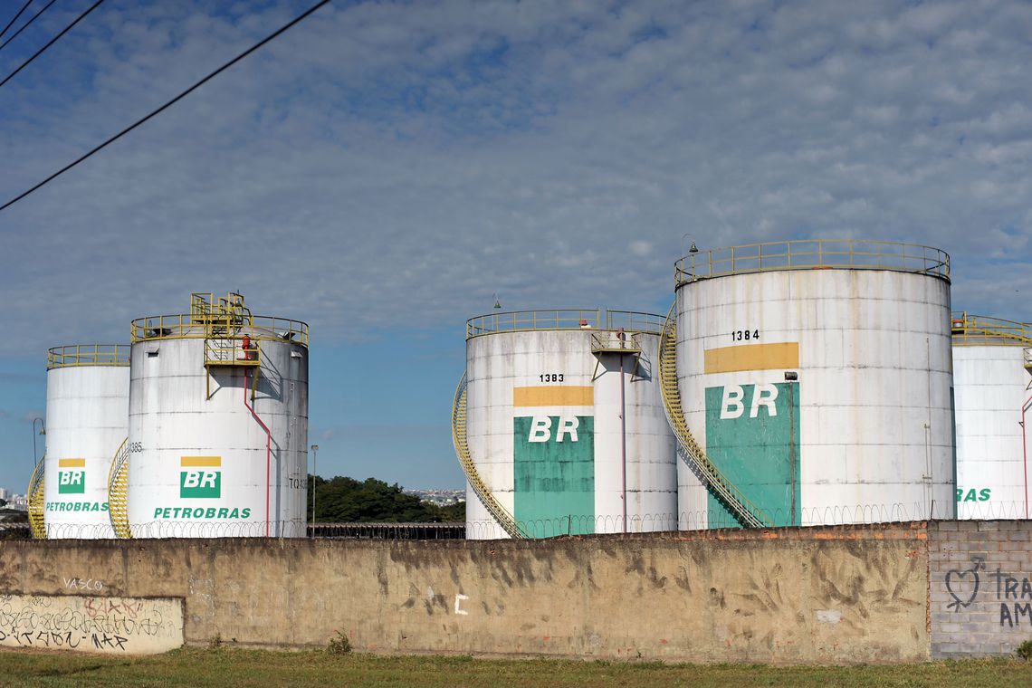 Petrobras ainda tem perda de R$ 9 bi com venda de combustível