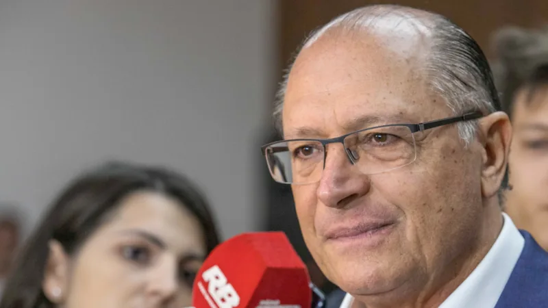 Resumo da quarta-feira em política e negócios: Alckmin no JN, 5a rodada do pré-sal