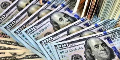 Dólar fecha em baixa após alcançar marca histórica de R$ 4,166