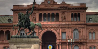 Peso desaba e Argentina busca medidas para conter o estrago