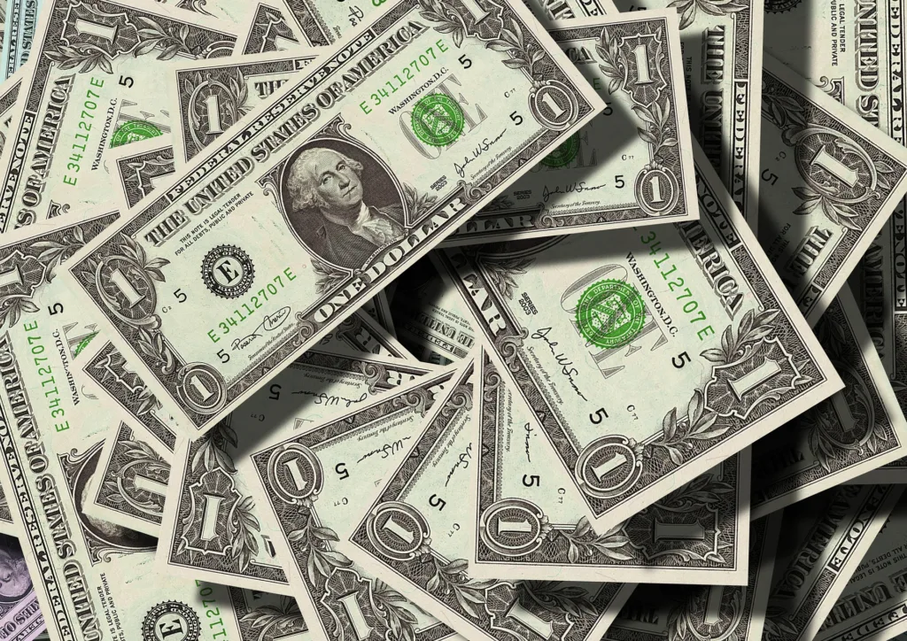 Dólar encerra em queda de 0,935%, cotado em R$ 5,1583