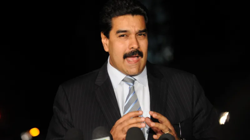 Maduro fecha a fronteira com o Brasil