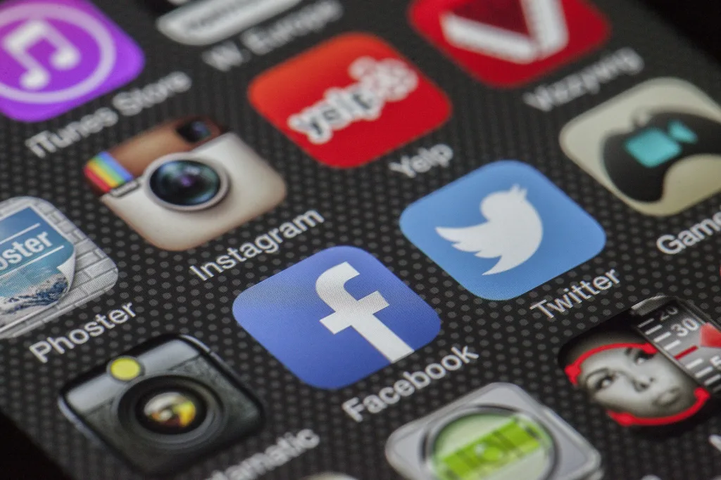 Por que um em cada cinco jovens cancelou seu perfil nas redes sociais