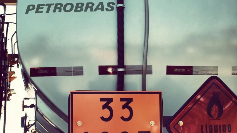 Petrobras reduz estimativa de dívida para 2018