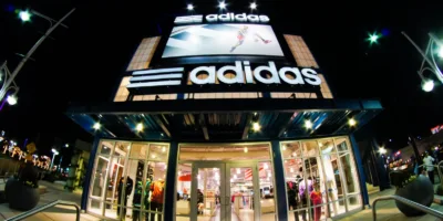 Coronavírus: Adidas prevê impacto de US$ 1,1 bi nas vendas na China