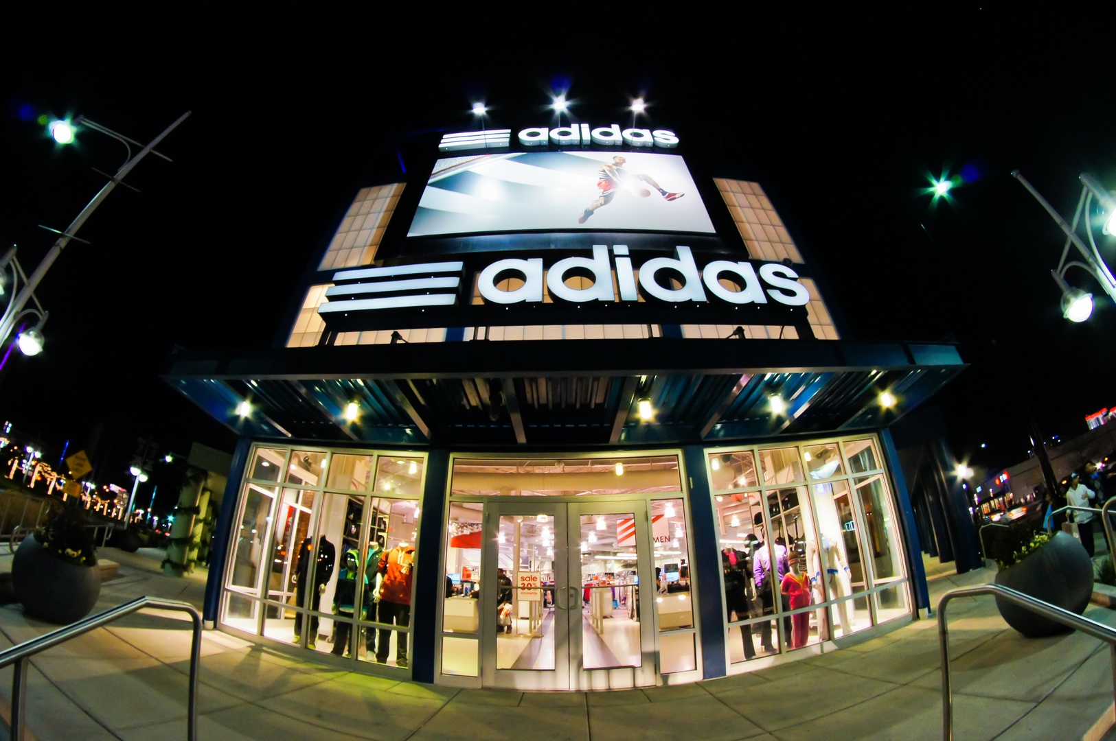 Coronavirus: Adidas foresees impact of US$ 1.1 for sales in China