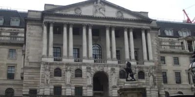 Brexit leva presidente do Banco da Inglaterra a estender mandato