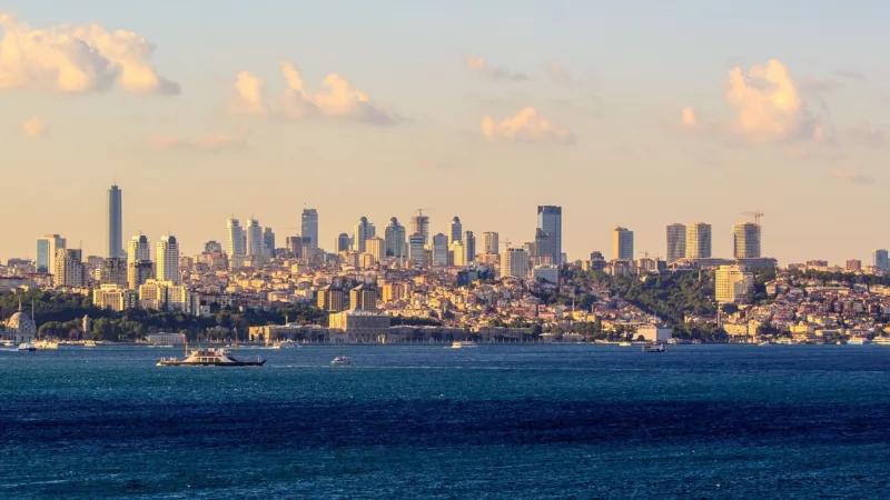 Turquia revê expectativas de crescimento e inflação em meio a crise