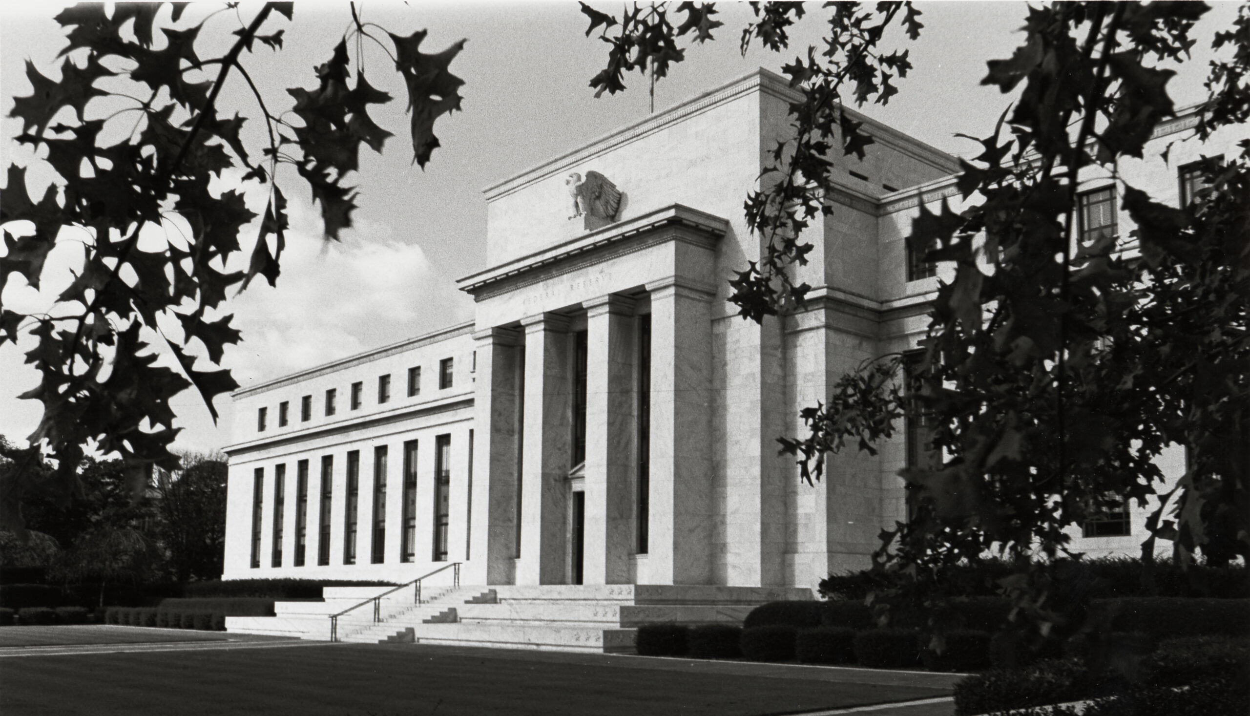 Fed deve aumentar juros e sinalizar mudança na política monetária dos EUA