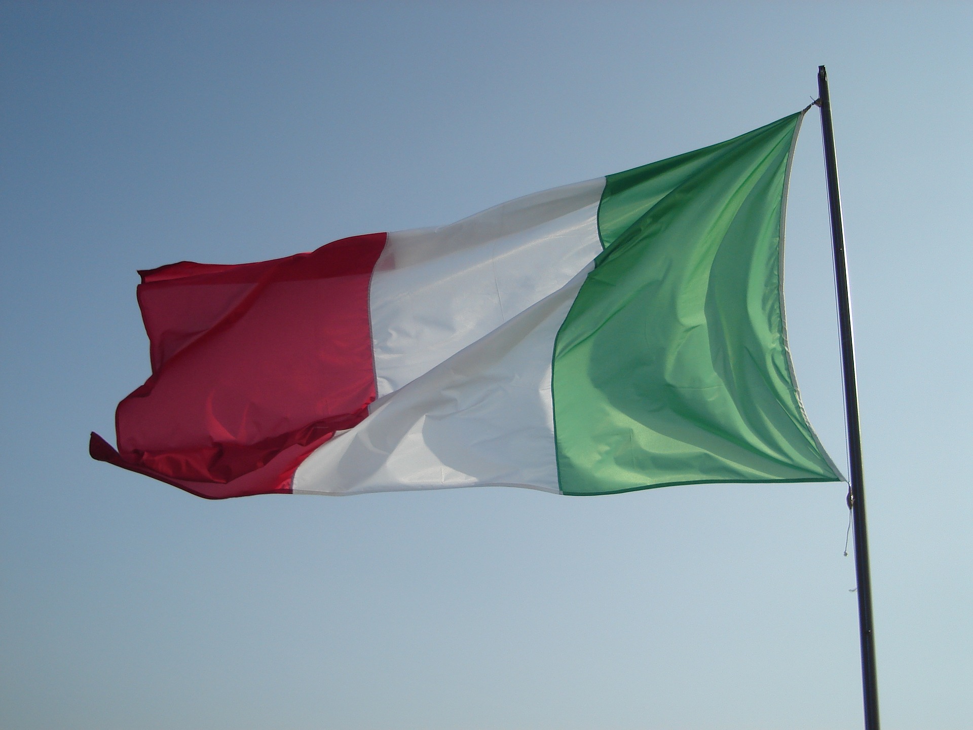 Itália anuncia déficit público acima do esperado e derruba bolsas na Europa