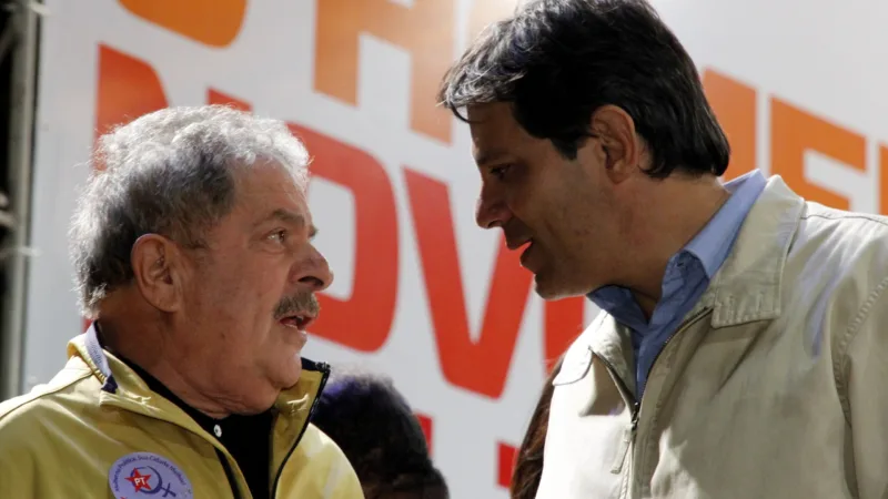 PT tem poucas horas para oficializar Haddad como substituto de Lula