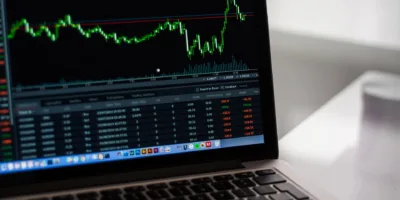 Ibovespa fecha em alta de 1,7% alcançando nova marca histórica