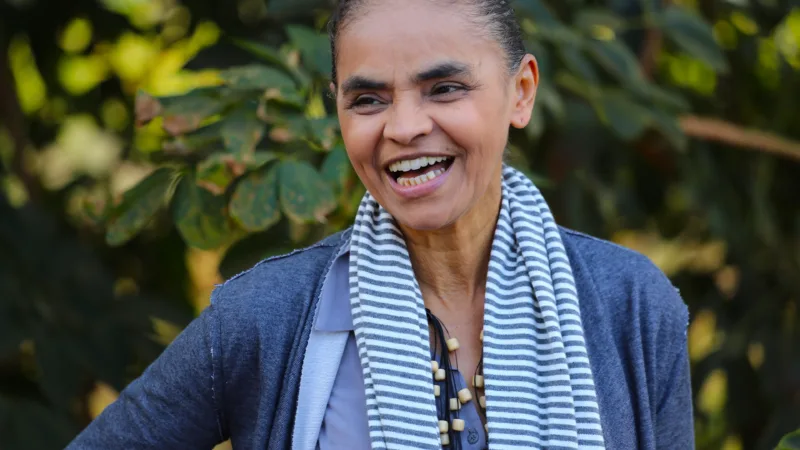 Ao lado de família, Marina Silva votou em Rio Branco, no Acre