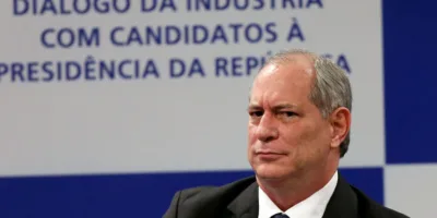 Ciro Gomes viaja à Europa um dia após anunciar apoio ao PT