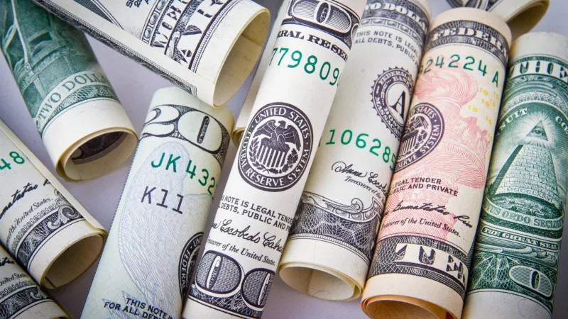 Fluxo Cambial: Brasil tem déficit de US$ 5,077 bi na prévia de março