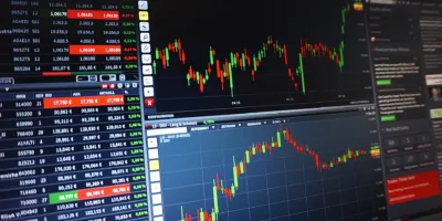 Ibovespa inicia sessão estável com Congresso e STF no radar