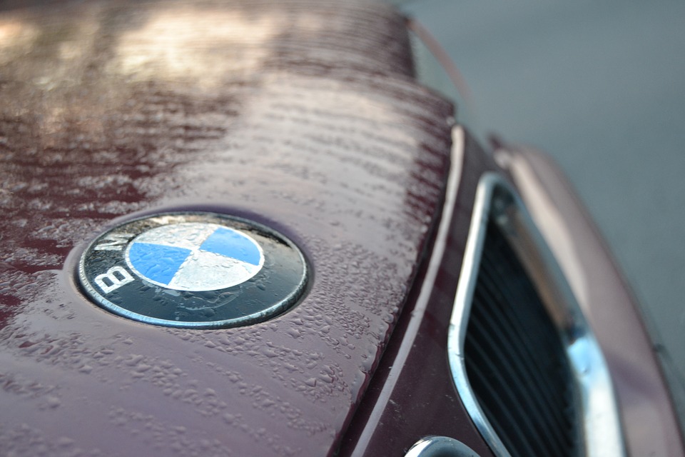 BMW fará recall em um milhão de veículos