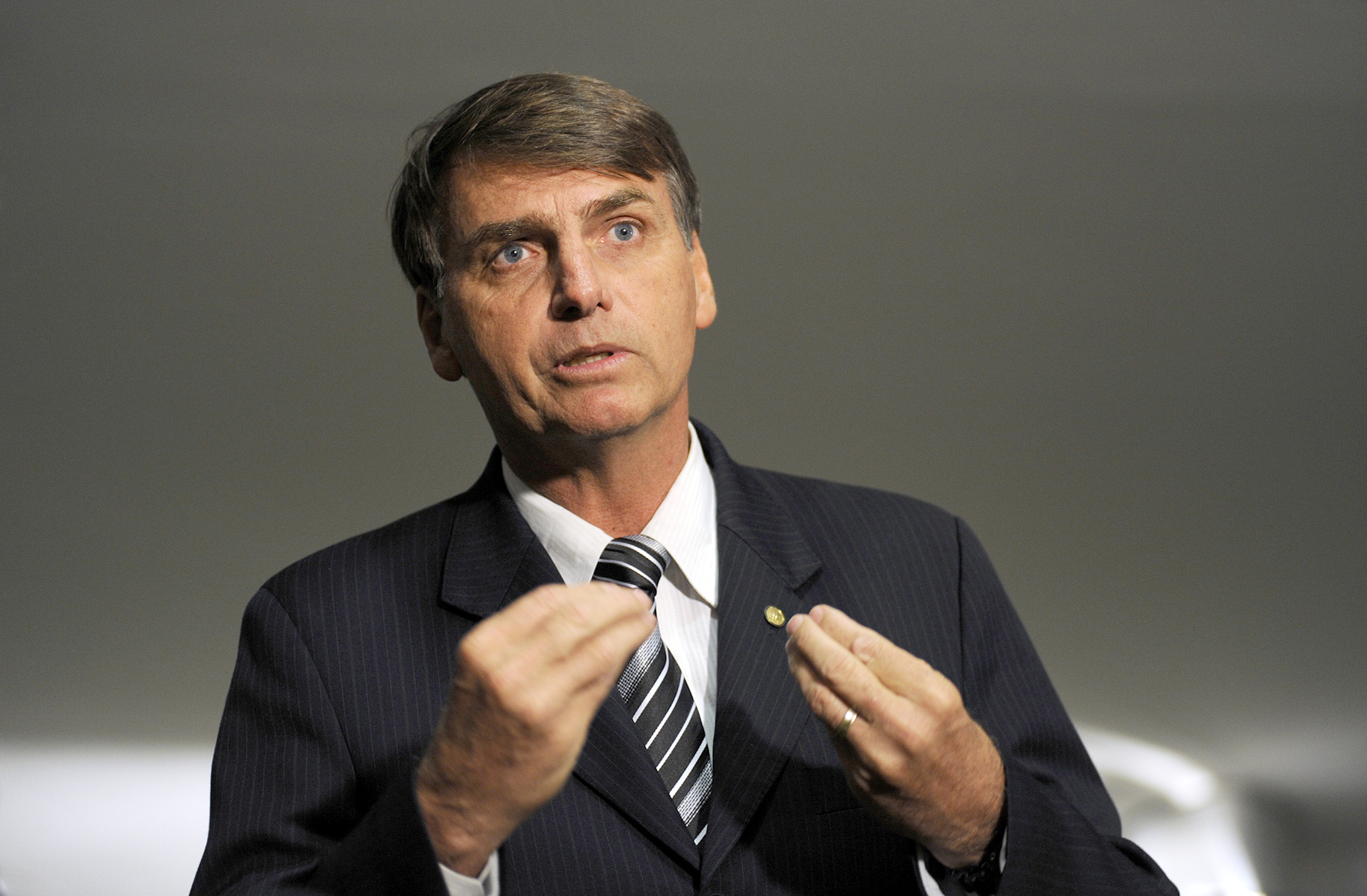 Jair Bolsonaro (PSL) vota para segundo turno das eleições