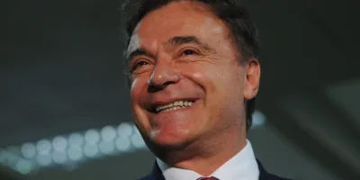 Alvaro Dias vota em Londrina, norte do estado do Paraná