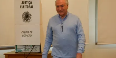 Michel Temer vota para segundo turno das eleições