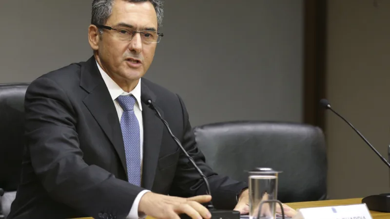 Guardia envia proposta de reformas tributárias a Guedes