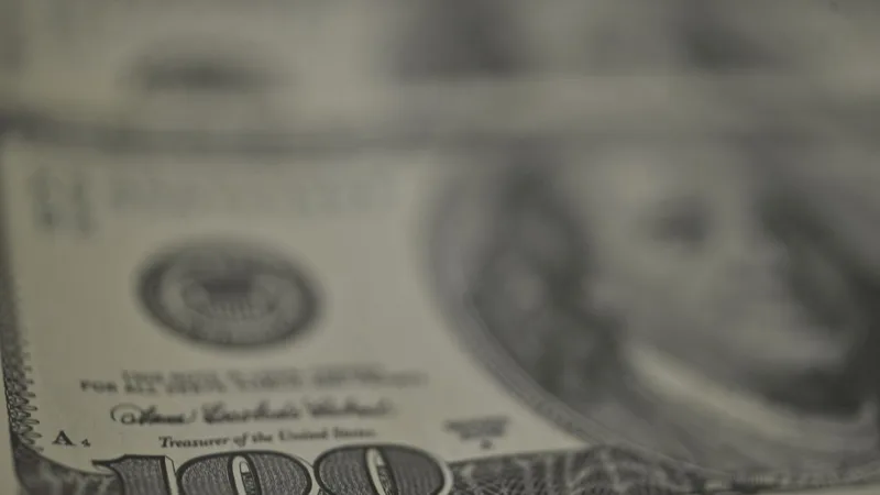 Dólar fecha em queda de 0,166%, a R$ 5,2319, com Fed e Copom