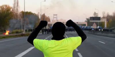 Quem são e o que querem os coletes amarelos que protestam na França