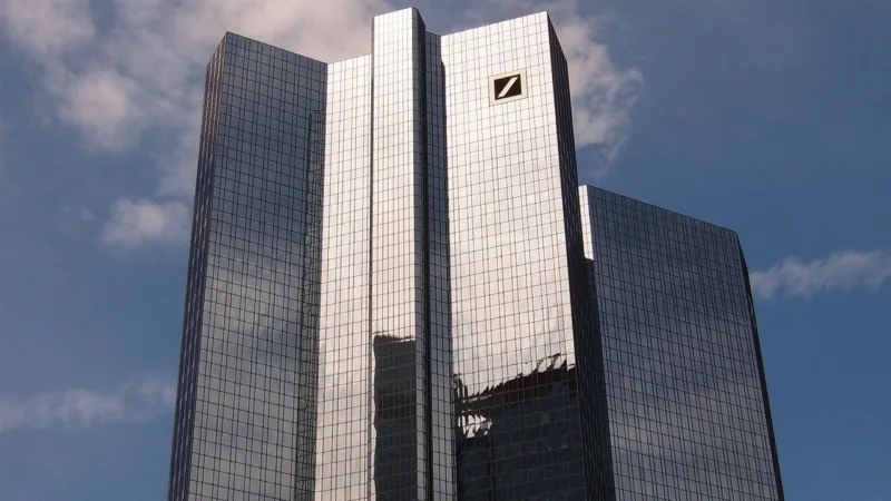 Deutsche Bank planeja fechar agências para cortar gastos