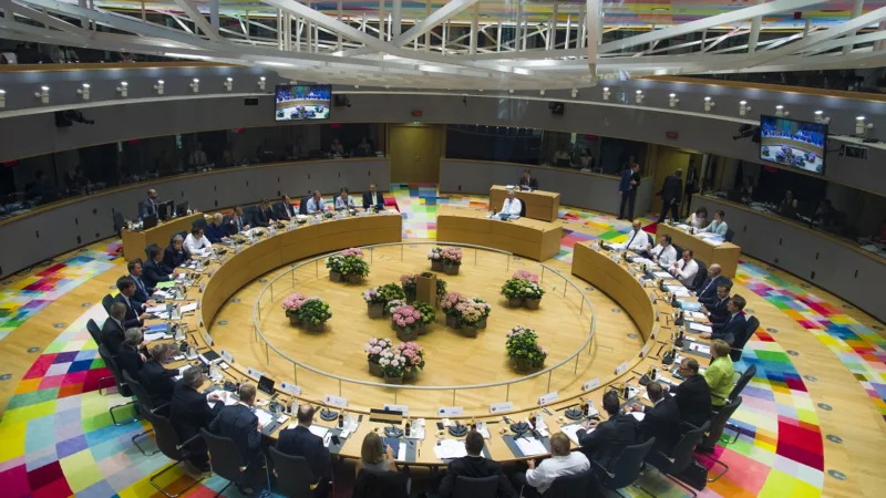 Conselho Europeu aprova acordo para saída do Reino Unido