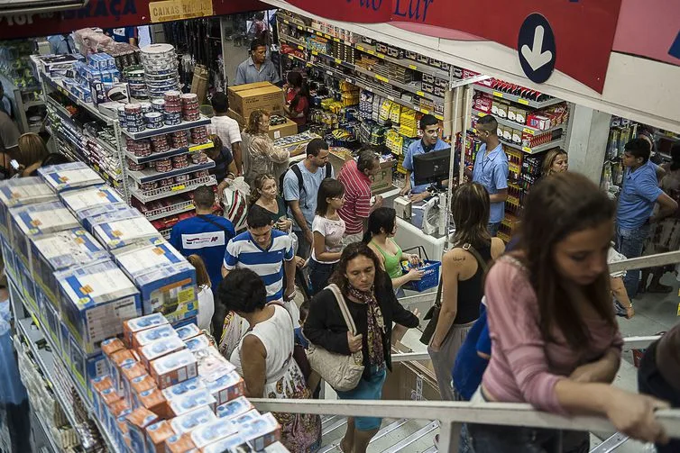 Itaú e Bradesco reduzem projeção do PIB do 1º trimestre