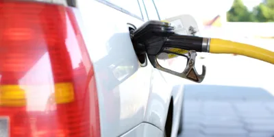 Relator no Senado muda projeto do ICMS sobre gasolina e propõe dobrar vale-gás