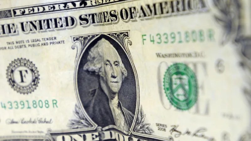 Dólar chega a R,918, alcança maior alta em 5 meses e a 5ª consecutiva
