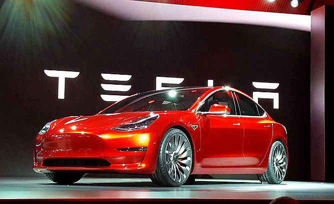 Tesla tem lucro de US$ 105 milhões puxado por vendas do “Model 3”
