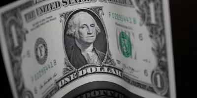 Dólar tem 2ª queda consecutiva, de 1,894%, e fecha a R$ 5,5824