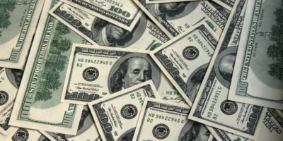 Dólar abre em alta com coronavírus e dados da China no radar