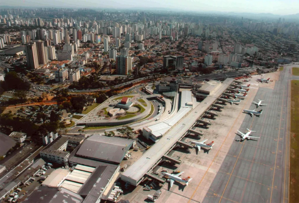 Aena arremata aeroporto de Congonhas por R$ 2,4 bi em leilão. Foto: Infraero