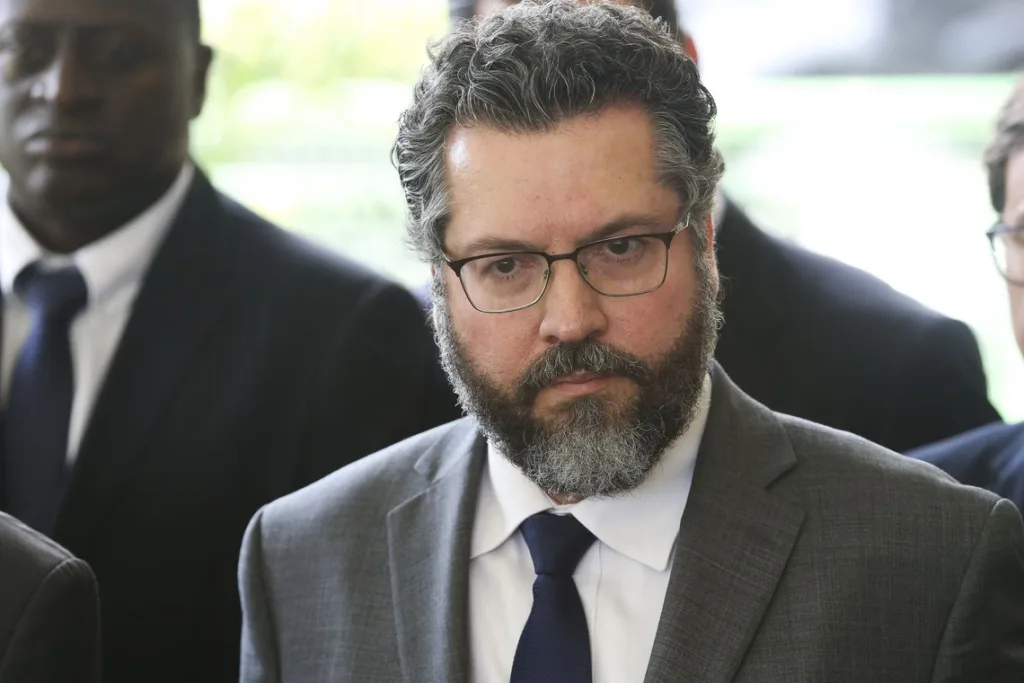 Segundo chanceler, saída do Mercosul é uma possibilidade para o Brasil