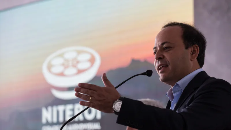 Desdobramento da Lava Jato prende o prefeito de Niterói