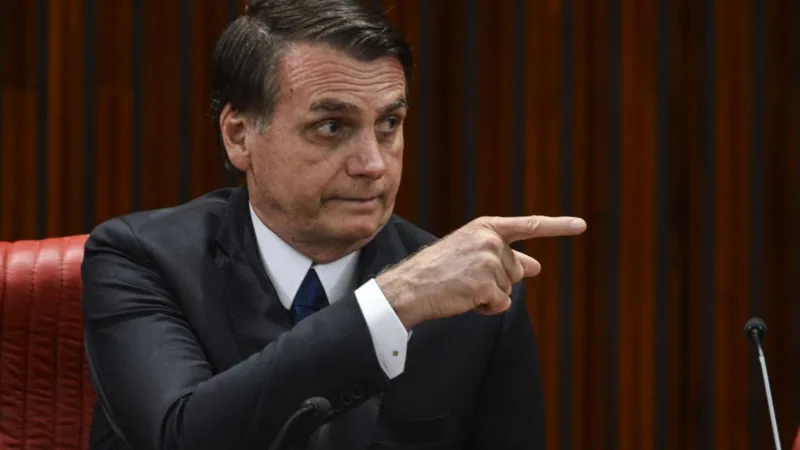 Jair Bolsonaro confirma decisão de demissão do presidente da Apex