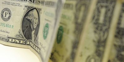 BC: Saída do dólar supera entrada em US$ 6,614 bilhões