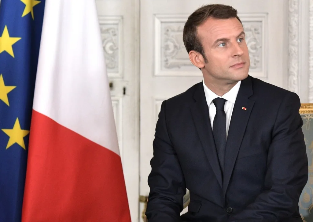 emmanuel macron coletes amarelos
