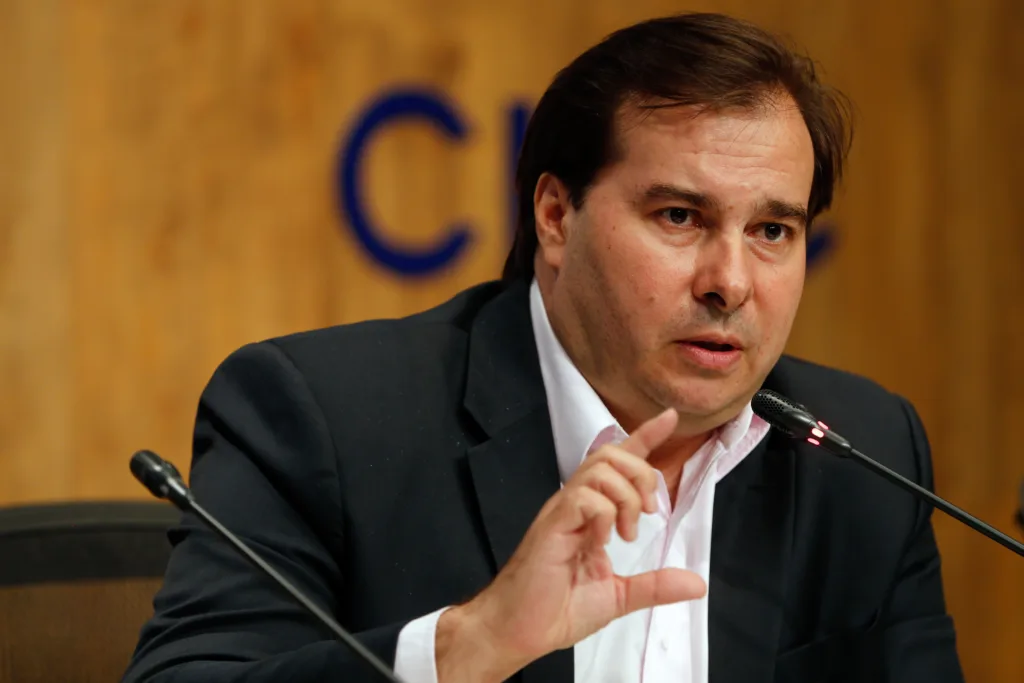 Não houve acordo com policiais na reforma da Previdência, diz Maia
