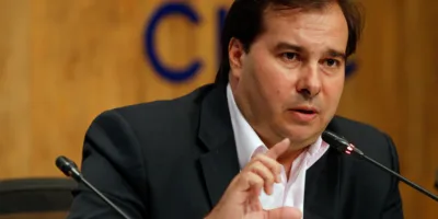 Rodrigo Maia articula reforma tributária alternativa àquela do Executivo