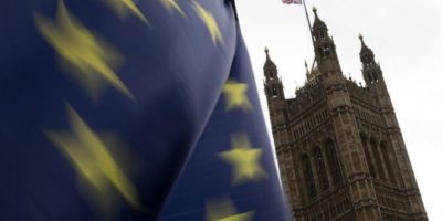 Parlamento britânico rejeita proposta de saída da União Europeia