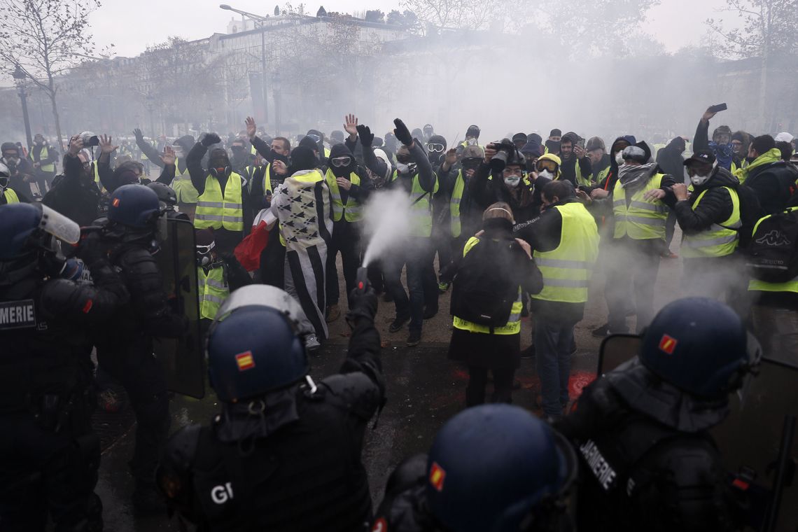 Cerca de 205 ‘Coletes-amarelos’ são detidos em Paris